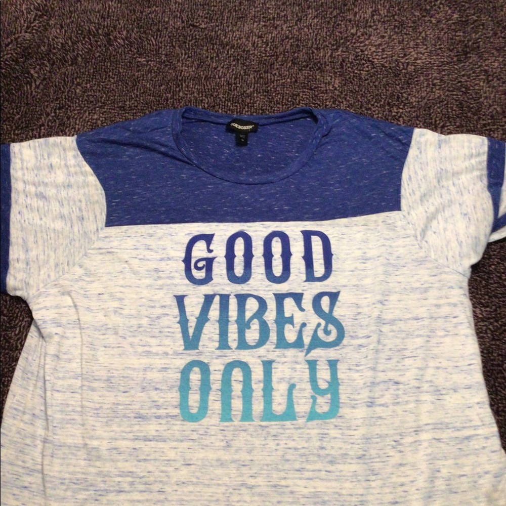 3 plus shirts! - Picture 5 of 7